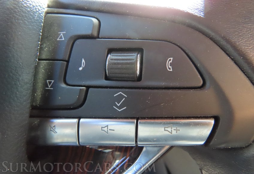 2022 Cadillac Escalade Premium Luxury - Image 36