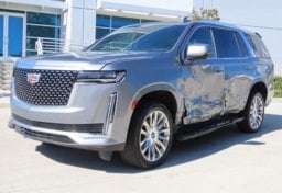 2022 Cadillac Escalade Premium Luxury - Image 3