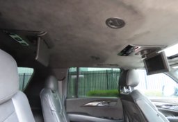 2020 Cadillac Escalade ESV Platinum - Image 36