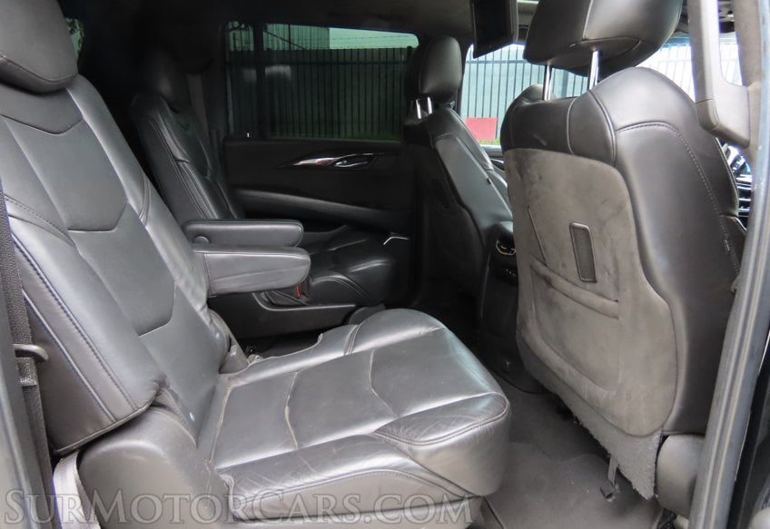 2020 Cadillac Escalade ESV Platinum - Image 34