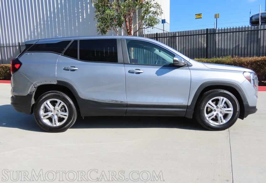 2024 GMC Terrain SLE - Image 12