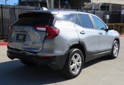 2024 GMC Terrain SLE - Image 11