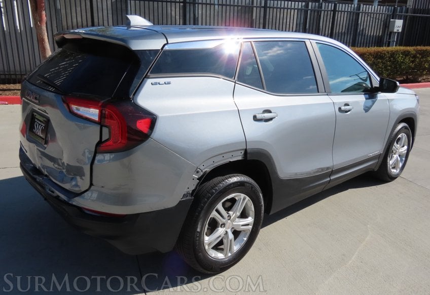 2024 GMC Terrain SLE - Image 10