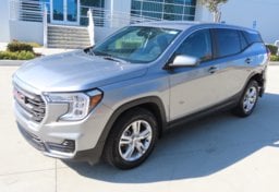 2024 GMC Terrain SLE - Image 2