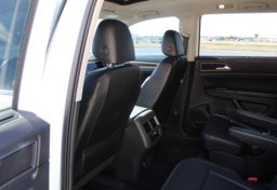 2019 Volkswagen Atlas - Image 40