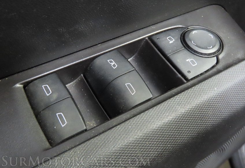 2025 GMC Canyon Elevation - Image 38
