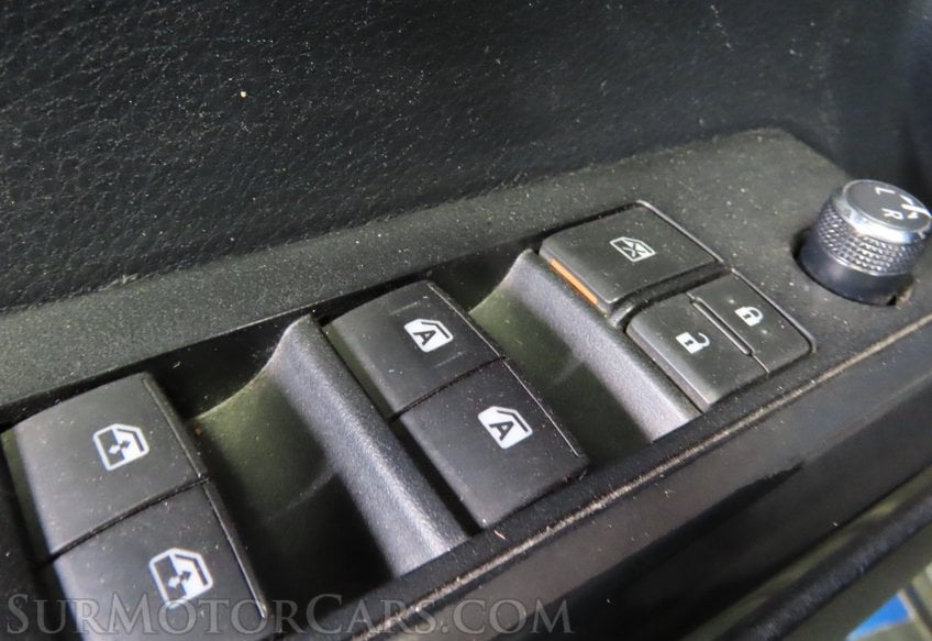 2017 Toyota Tacoma TRD Off-Road - Image 32