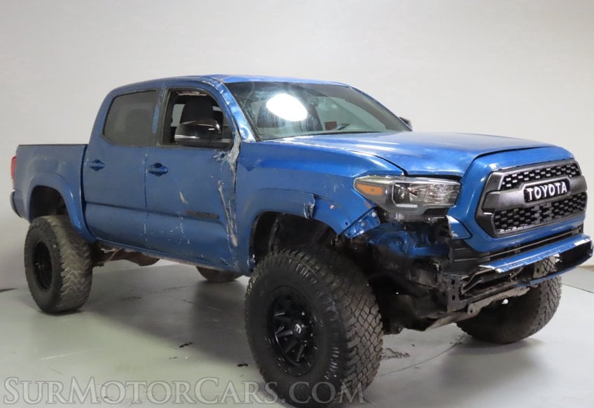 2017 Toyota Tacoma TRD Off-Road - Image 4