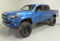2017 Toyota Tacoma TRD Off-Road - Image 1