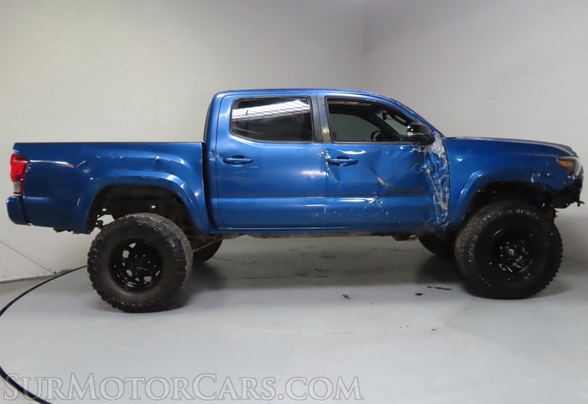 2017 Toyota Tacoma TRD Off-Road - Image 6
