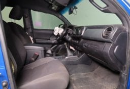 2017 Toyota Tacoma TRD Off-Road - Image 25