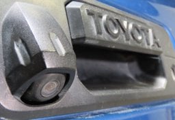 2017 Toyota Tacoma TRD Off-Road - Image 15