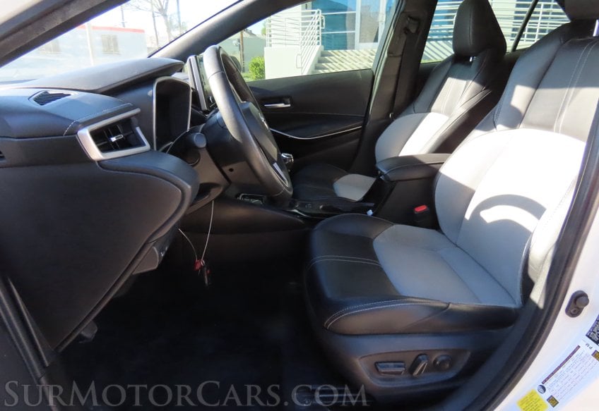 2021 Toyota Corolla Hatchback XSE - Image 32