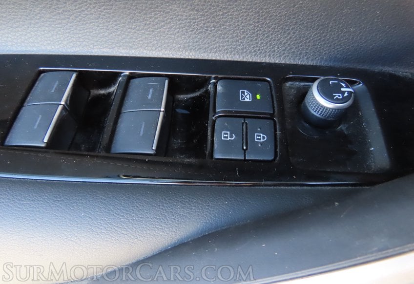 2021 Toyota Corolla Hatchback XSE - Image 27