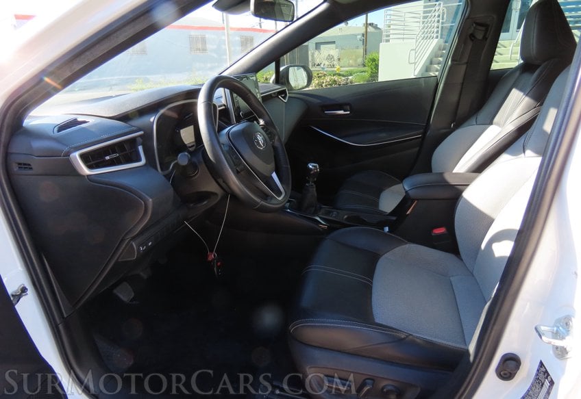 2021 Toyota Corolla Hatchback XSE - Image 31