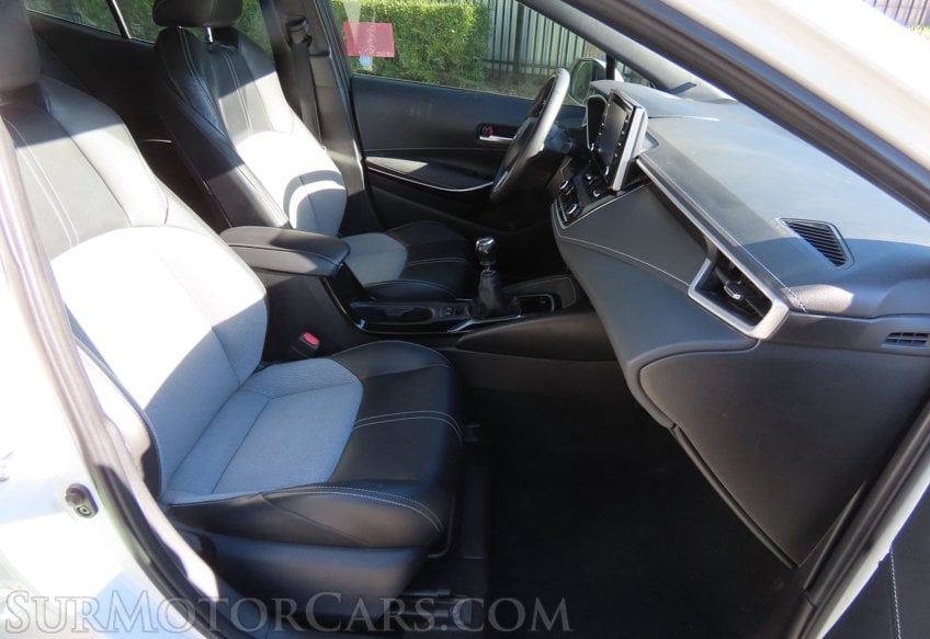 2021 Toyota Corolla Hatchback XSE - Image 47