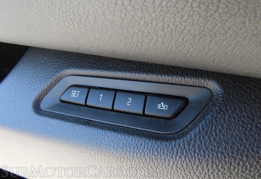 2016 Cadillac Escalade Luxury Collection - Image 26