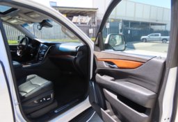 2016 Cadillac Escalade Luxury Collection - Image 58