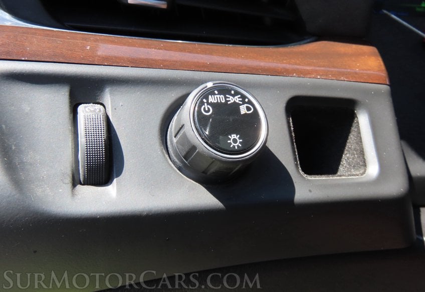 2016 Cadillac Escalade Luxury Collection - Image 22