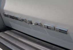 2016 Cadillac Escalade Luxury Collection - Image 53