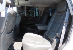2016 Cadillac Escalade Luxury Collection - Image 38