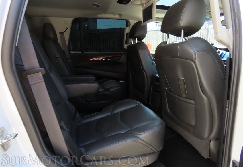 2016 Cadillac Escalade Luxury Collection - Image 60