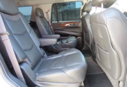 2016 Cadillac Escalade Luxury Collection - Image 61