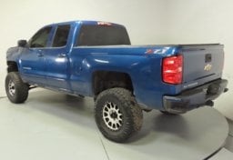 2019 Chevrolet Silverado 1500 LT - Image 5