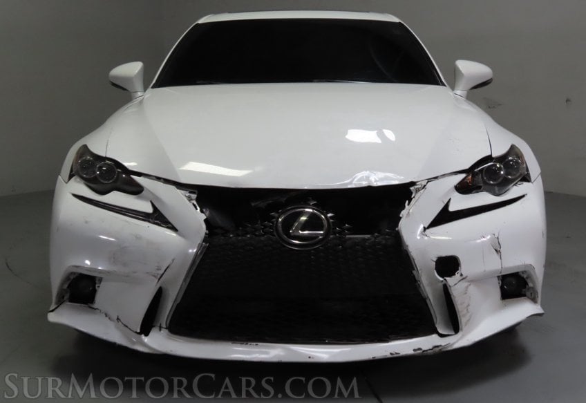 2016 Lexus IS 200t - Image 12