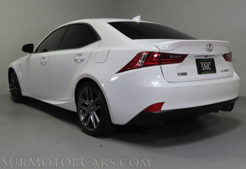 2016 Lexus IS 200t - Image 9