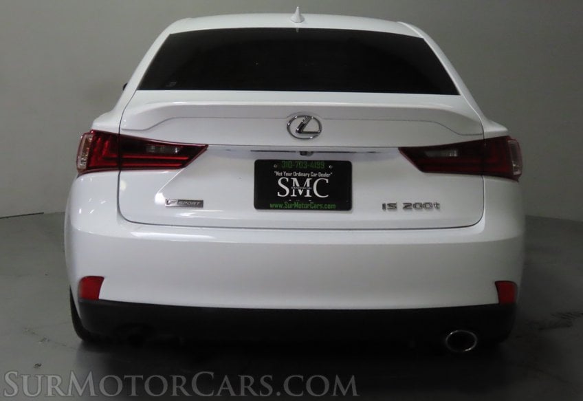 2016 Lexus IS 200t - Image 11