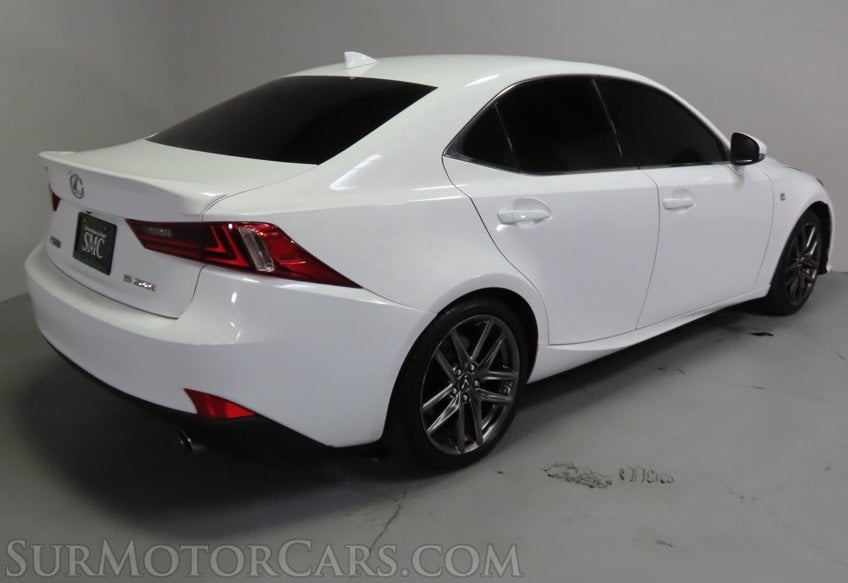 2016 Lexus IS 200t - Image 8