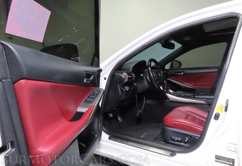 2016 Lexus IS 200t - Image 14