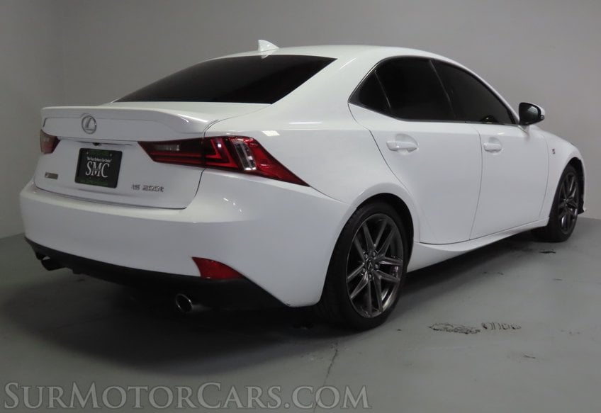 2016 Lexus IS 200t - Image 10
