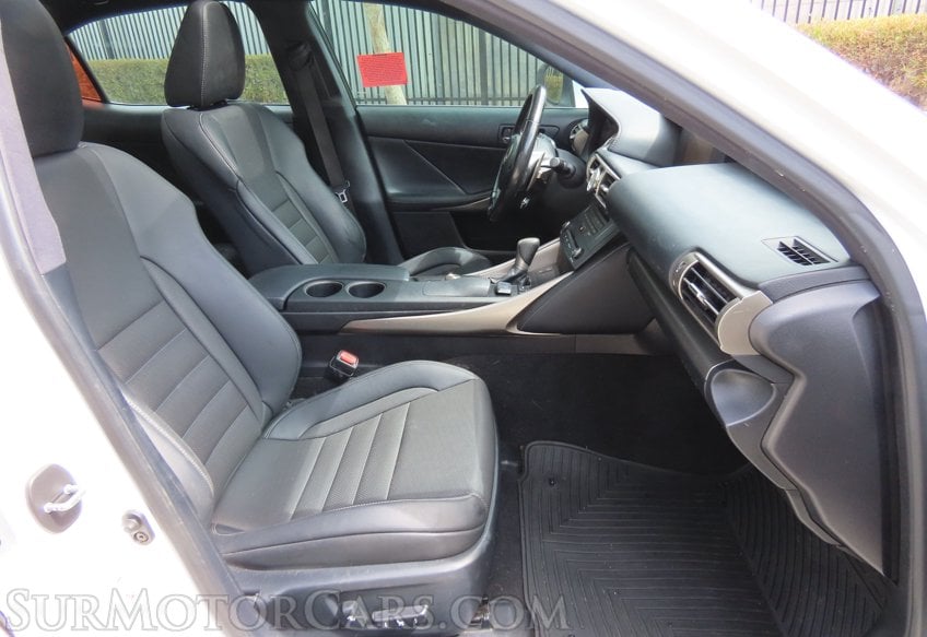 2016 Lexus IS 200t - Image 56