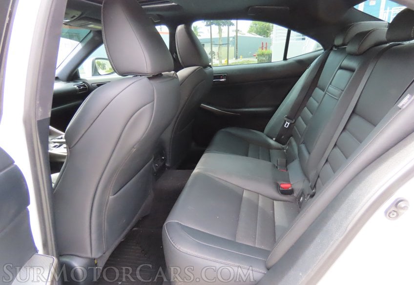 2016 Lexus IS 200t - Image 39