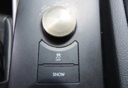 2016 Lexus IS 200t - Image 24