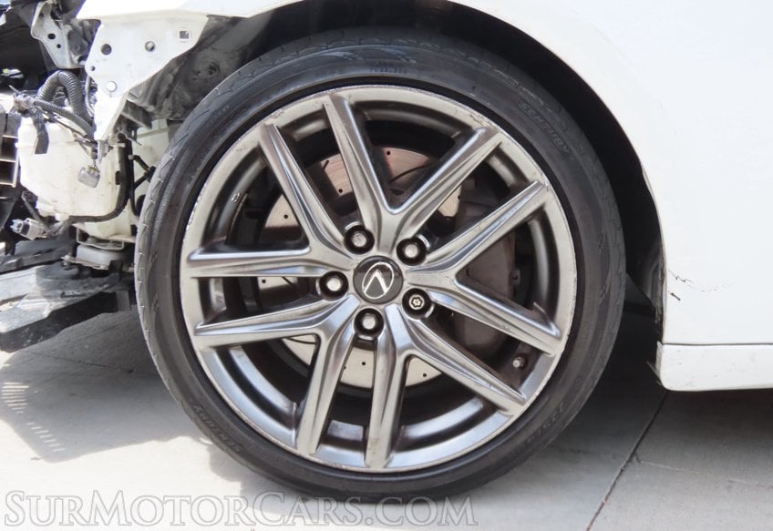2016 Lexus IS 200t - Image 13
