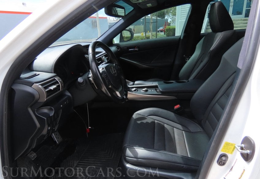 2016 Lexus IS 200t - Image 35