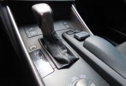 2016 Lexus IS 200t - Image 23