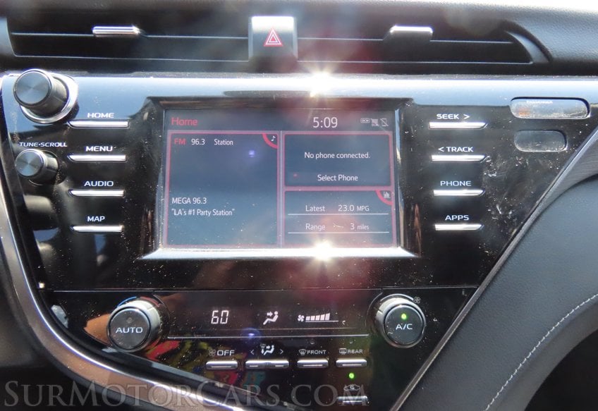 2019 Toyota Camry SE - Image 31