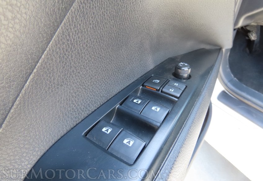 2019 Toyota Camry SE - Image 33