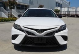 2019 Toyota Camry SE - Image 12