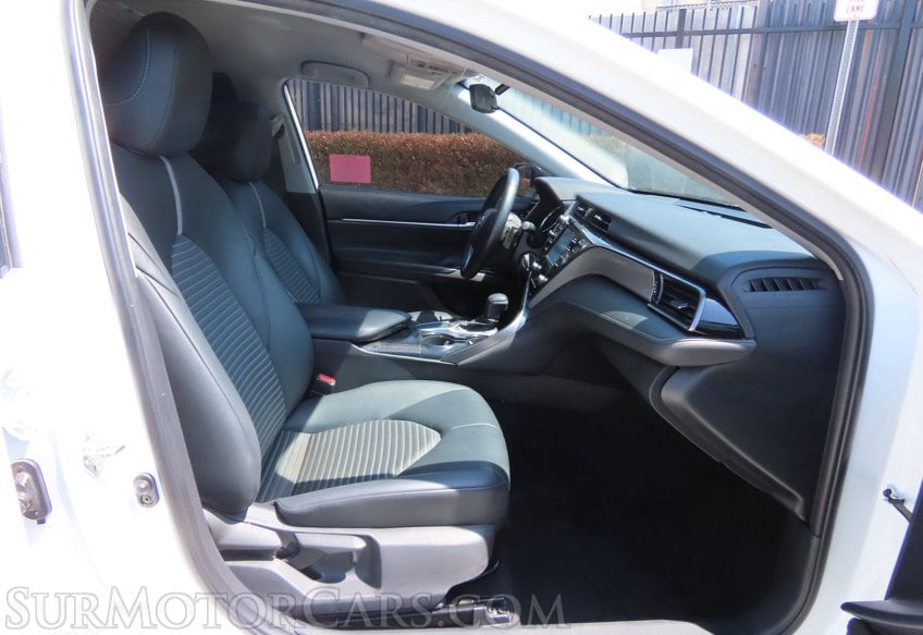 2019 Toyota Camry SE - Image 21
