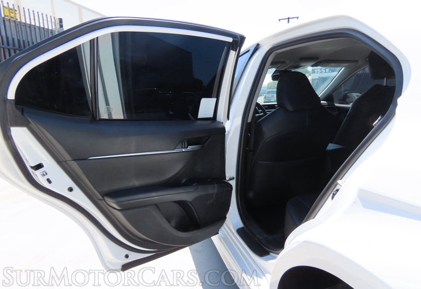 2019 Toyota Camry SE - Image 18