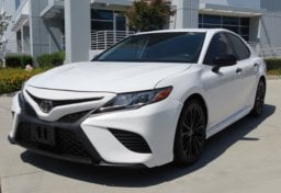 2019 Toyota Camry SE - Image 4