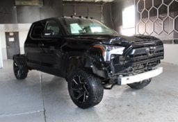 2024 Toyota Tundra 4x4 SR5 - Image 3