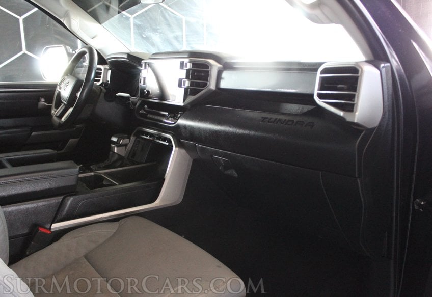 2024 Toyota Tundra 4x4 SR5 - Image 33