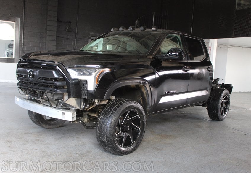 2024 Toyota Tundra 4x4 SR5 - Image 1