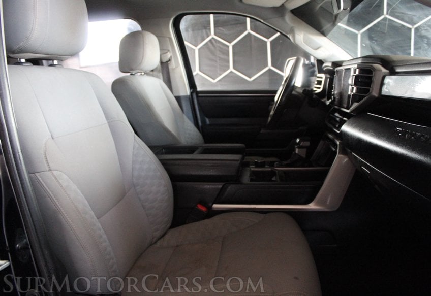 2024 Toyota Tundra 4x4 SR5 - Image 30
